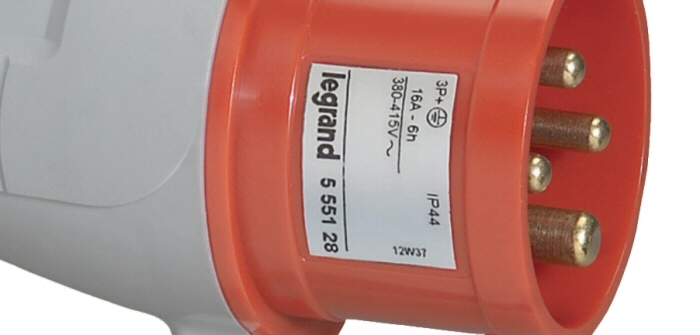 IP44 jelölés egy ipari dugvillán.